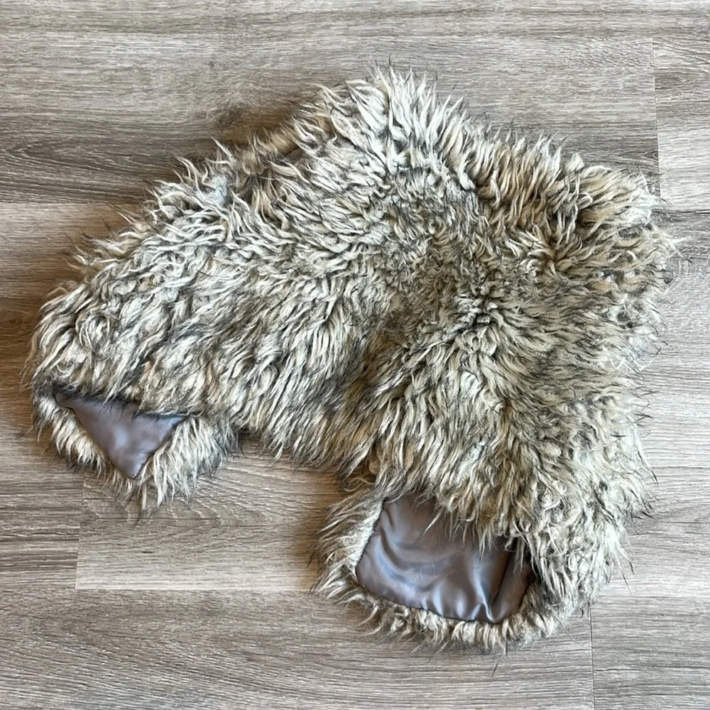 Old Navy toddler girls faux fur vest